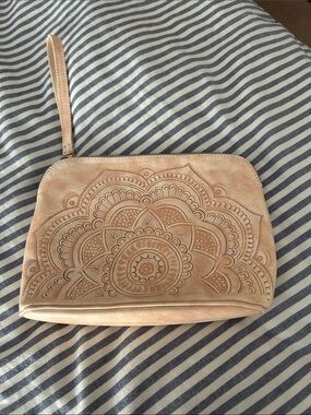 Leaders brand Embossed Floral Wristlet Clutch in Blush